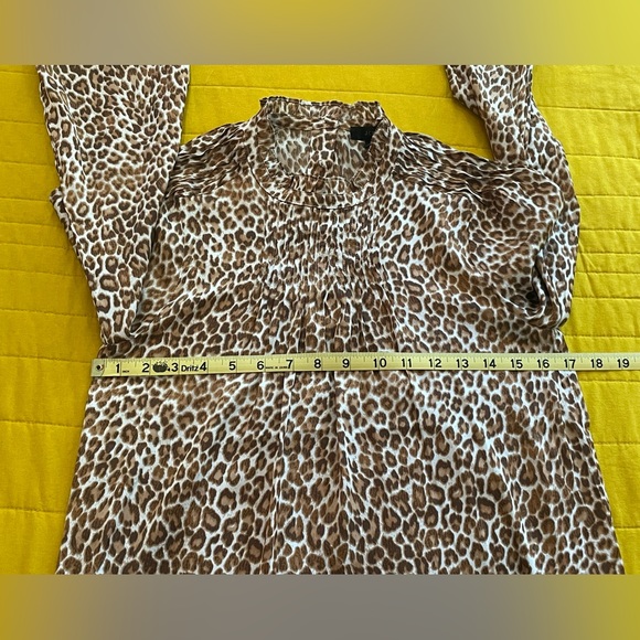 Perfect for Petites - Button Detailed J Crew Animal Print Blouse, Size XXS - Picture 5 of 8